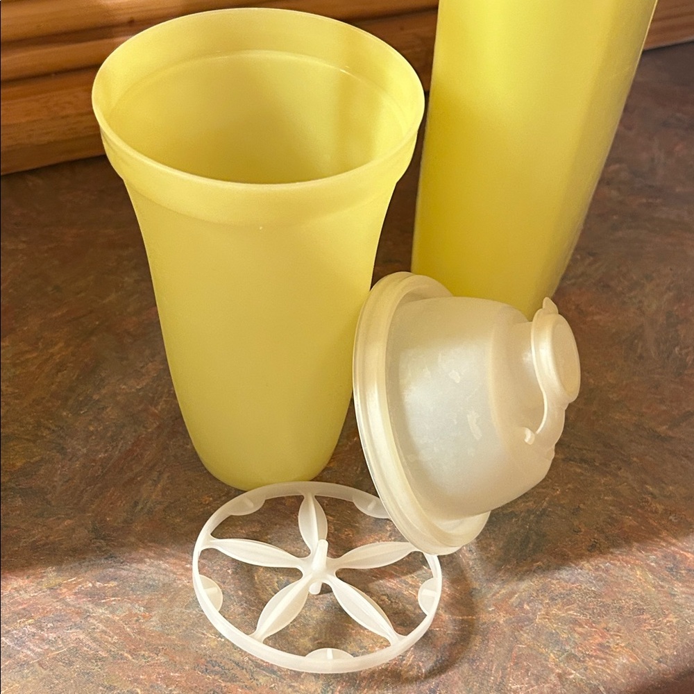 Tupperware Yellow Storage Set - Picture 4 of 5